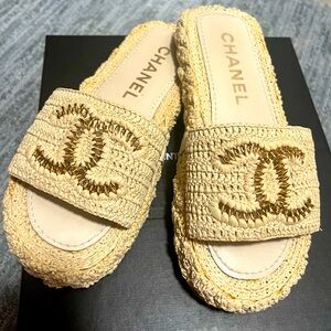 Chanel Raffia sandals slides, beige CC logo size 37